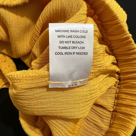 NWT Women’s LOVE FIRE Off the Shoulder XL Top, Mustard/Gold/Yellow, Size XL - Picture 3 of 4